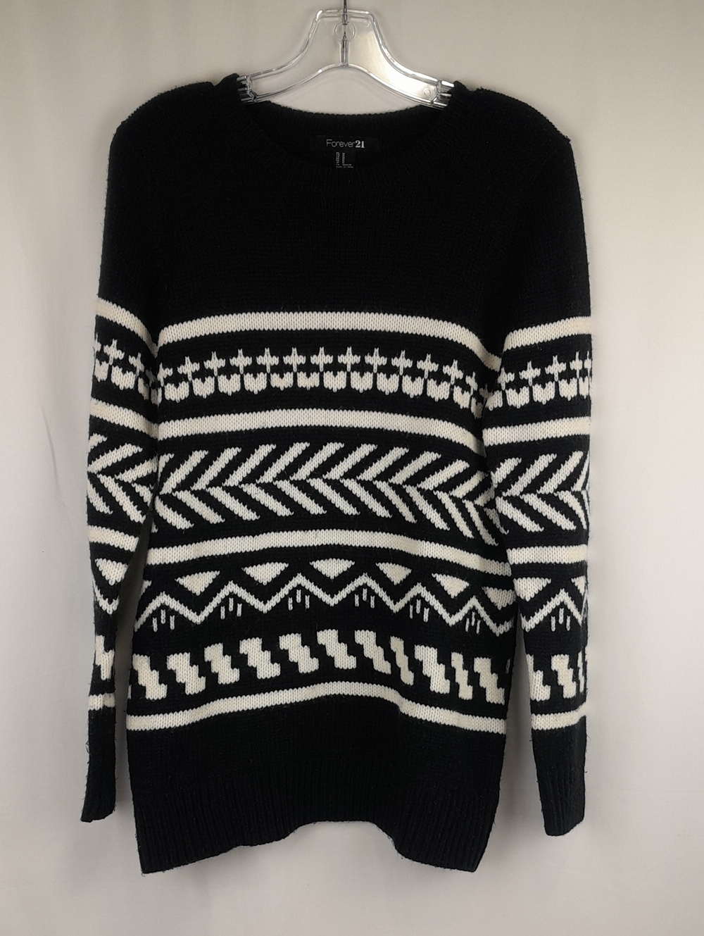 Forever 21 Black White Patterned Pullover Knit Long Sleeve Warm Comfy Sweater